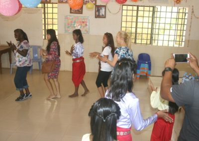 2016-04-23-orphanage-cambodia-anyway-foundation-250