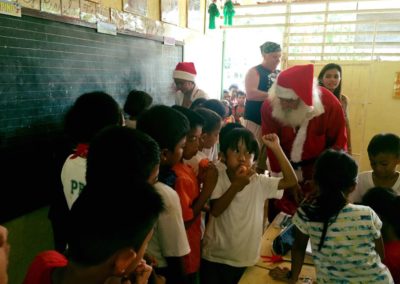 2016-12-11-ray-shackelford-christmas-santa-visits-osmena-peak-philippines-glao-philippines-025025