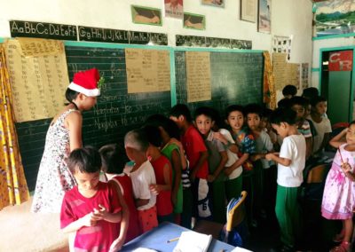 2016-12-11-ray-shackelford-christmas-santa-visits-osmena-peak-philippines-glao-philippines-035035