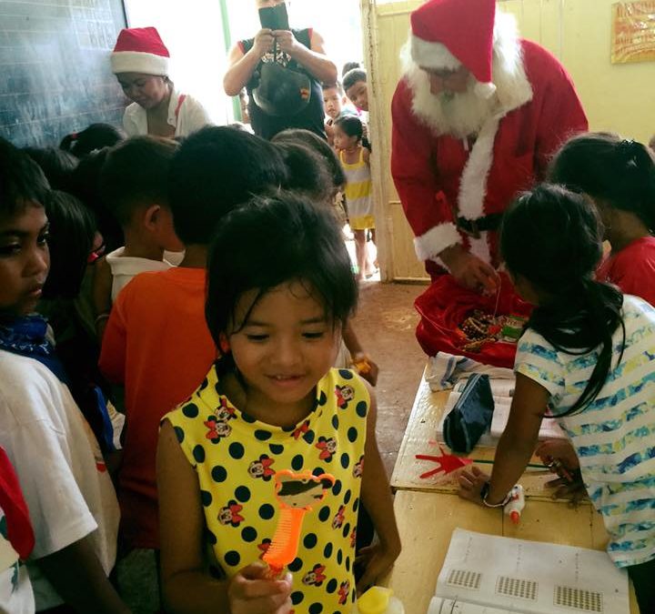 Ray’s Santa visit at Everlasting Hope in Philippines