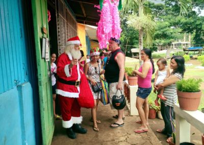 2016-12-11-ray-shackelford-christmas-santa-visits-osmena-peak-philippines-glao-philippines-060060