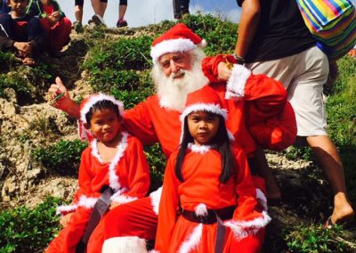 2016-12-13-ray-shackelford-christmas-santa-visits-osmena-peak-philippines-ena-peak-philippines-005005