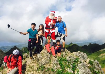 2016-12-13-ray-shackelford-christmas-santa-visits-osmena-peak-philippines-ena-peak-philippines-025025